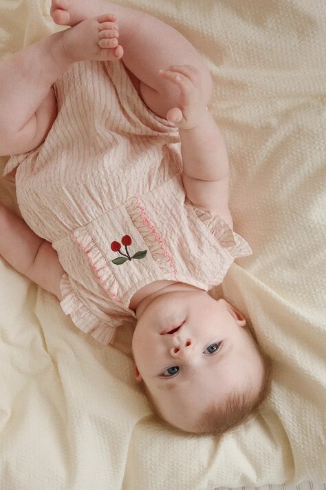 Ολόσωμη φόρμα μωρού Konges Sløjd ELLIE FRILL ROMPER GOTS KS103066