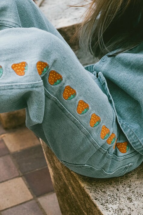 Παιδικά τζιν Tinycottons STRAWBERRIES EMBROIDERED JEANS SS25-247