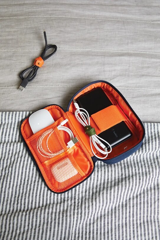Θήκες για φορτιστές και ακουστικά Gentlemen's Hardware Tech Tidy Case GEN865UK