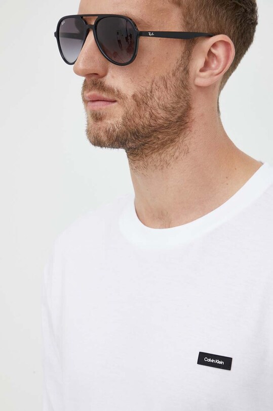 Βαμβακερή μπλούζα με μακριά μανίκια Calvin Klein λευκό K10K111847