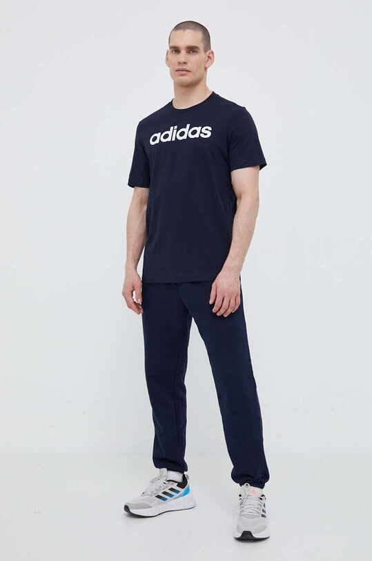 Βαμβακερό μπλουζάκι adidas βαμβάκι σκούρο μπλε IC9275
