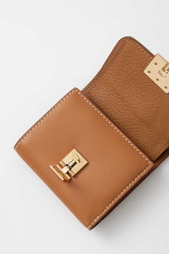 Δερμάτινο πορτοφόλι Marc O'Polo 50319905702204 καφέ SS25
