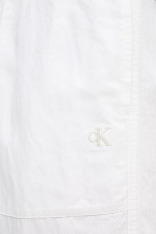 Παντελόνι με λινό μείγμα Calvin Klein Jeans λευκό J30J327288