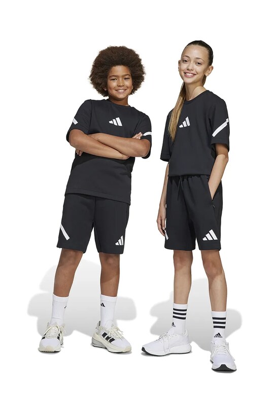 Παιδικό σορτς adidas στάμπα μαύρο JD0010