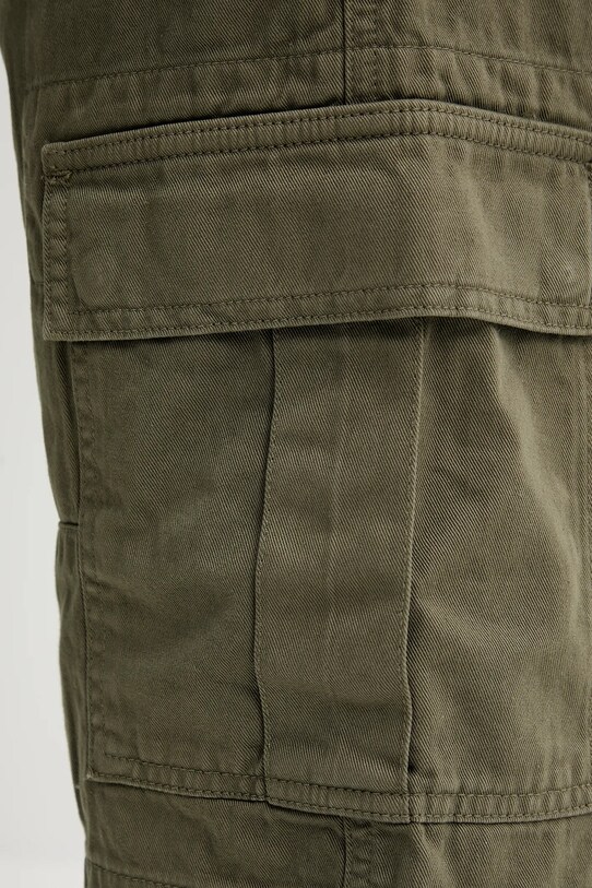 Βαμβακερό σορτσάκι Guess Jeans πράσινο M5GD45.WGCV1