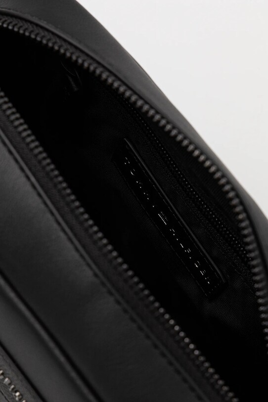 Νεσεσέρ καλλυντικών Tommy Hilfiger μαύρο AM0AM13249