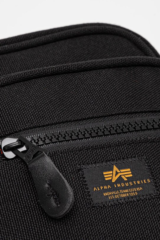 Σακίδιο Alpha Industries Label Messenger Bag S μαύρο 156941
