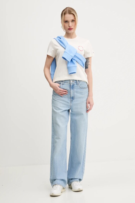 Βαμβακερό μπλουζάκι Tommy Jeans DW0DW21768 μπεζ SS25