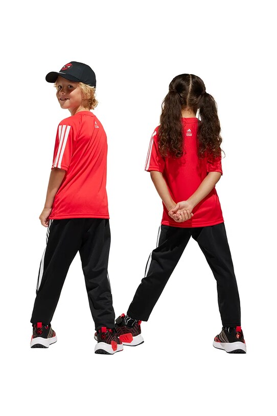 Παιδικό μπλουζάκι adidas MRVL JF3654 κόκκινο SS25