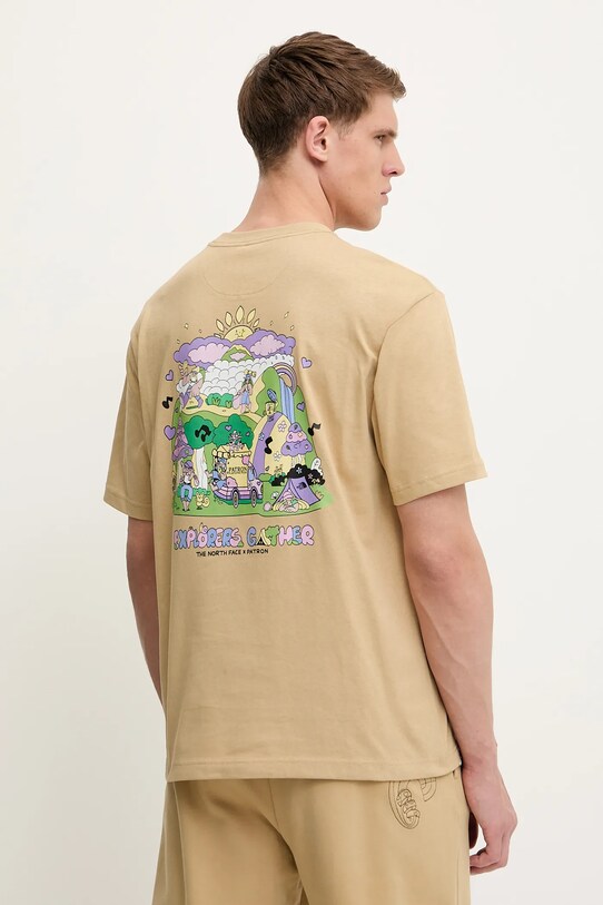 Βαμβακερό μπλουζάκι The North Face Mountain Cleanup απλικέ πράσινο NF0A8C4DLK51